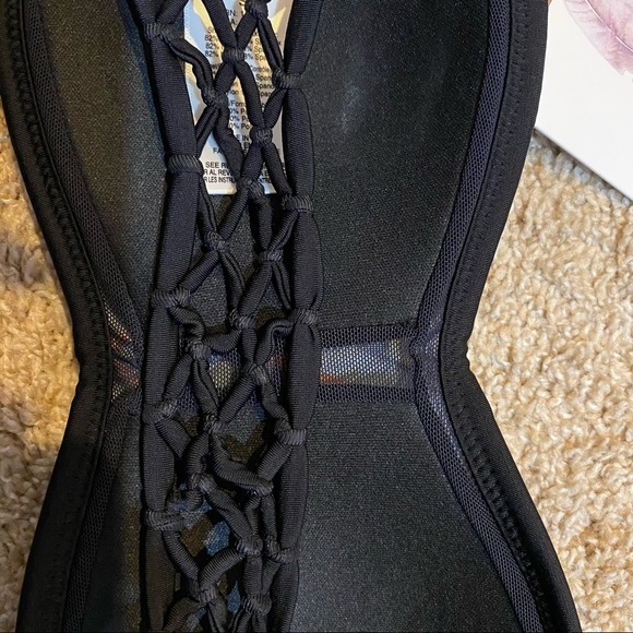 NWT patterned bandeau swim top - Picture 3 of 6